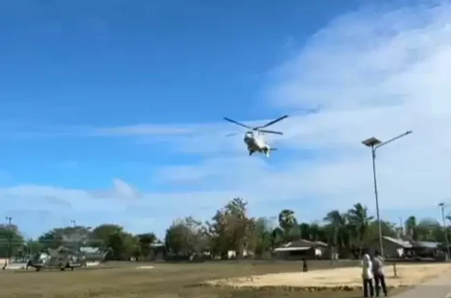 Ujicoba Pendaratan Helikopter di Lapangan Kolifay Papela