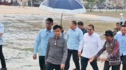 Hujan Deras Tak Surutkan Antusiasme Warga Sambut Wapres Gibran di Rote Ndao