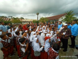 Gibran Datang ke Ujung Selatan Indonesia, Siswa Papela: “Terima Kasih Mas Gibran Sudah Datang”