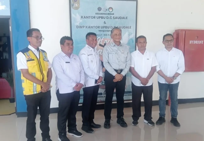 menteri PU di bandara
