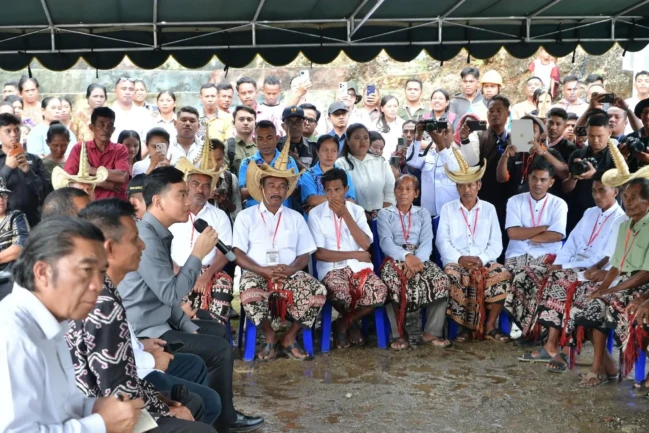 Wapres Gibran Dialog dengan Petani Rumput Laut