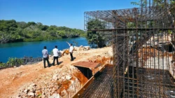 Bupati Paulus Tinjau Jembatan Gantung Rote-Pulau Usu, Target Selesai Akhir 2026