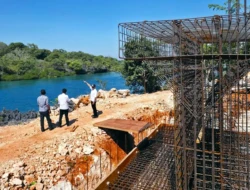 Bupati Paulus Tinjau Jembatan Gantung Rote-Pulau Usu, Target Selesai Akhir 2026