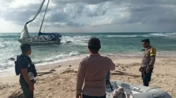 Heboh! Yacht Berbendera Australia Terdampar tanpa Awak di Rote Ndao, Polisi Selidiki Asal Usulnya