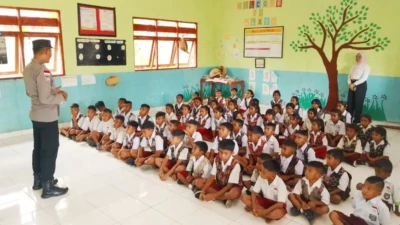 Polsek Pantai Baru Masuk Sekolah Saat MPLS, Ajak Siswa Jauhi Bullying dan Tawuran