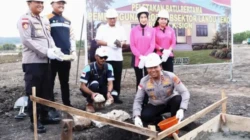 Kapolda-NTT-Letakan-Batu-Pertama-Mako-Polsubsektor-Landu-Leko