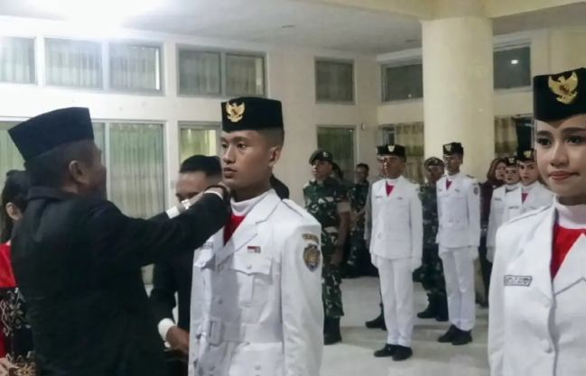 Bupati Rote Ndao Kukuhkan Paskibraka