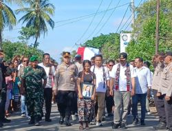 Dibalut Bendera Merah Putih Peti Jenasah Wili Mbuik